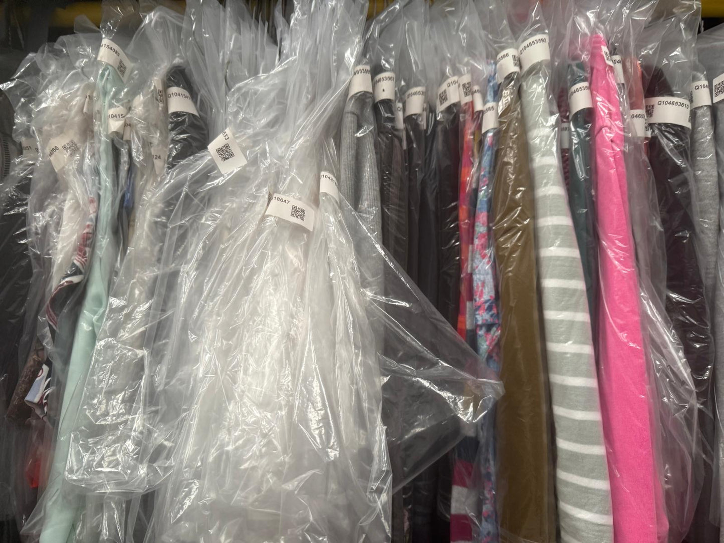 2023 Ex ebay Warehouse Closure Used Stock 20 Pack With Hangers