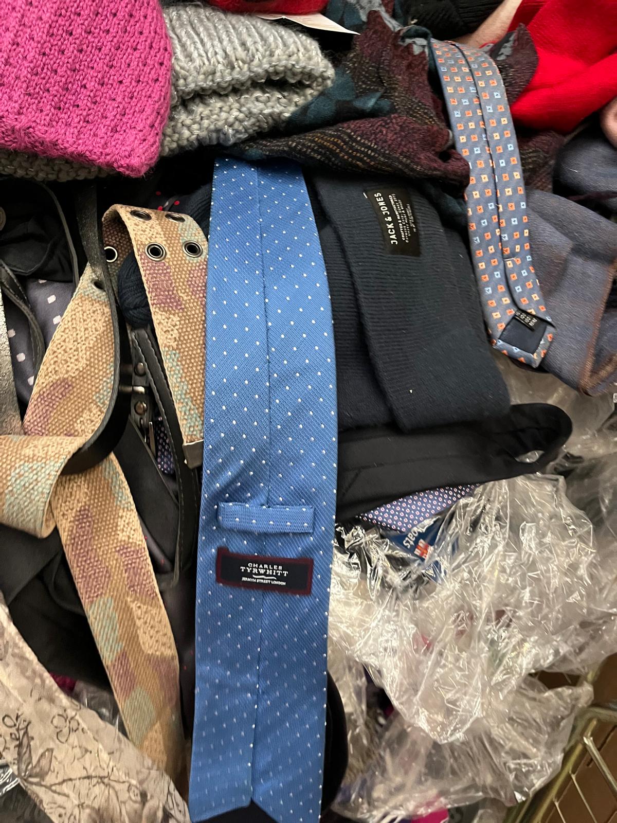 Scope Charity High Branded Or Vintage 40 High Branded Accessory Mix