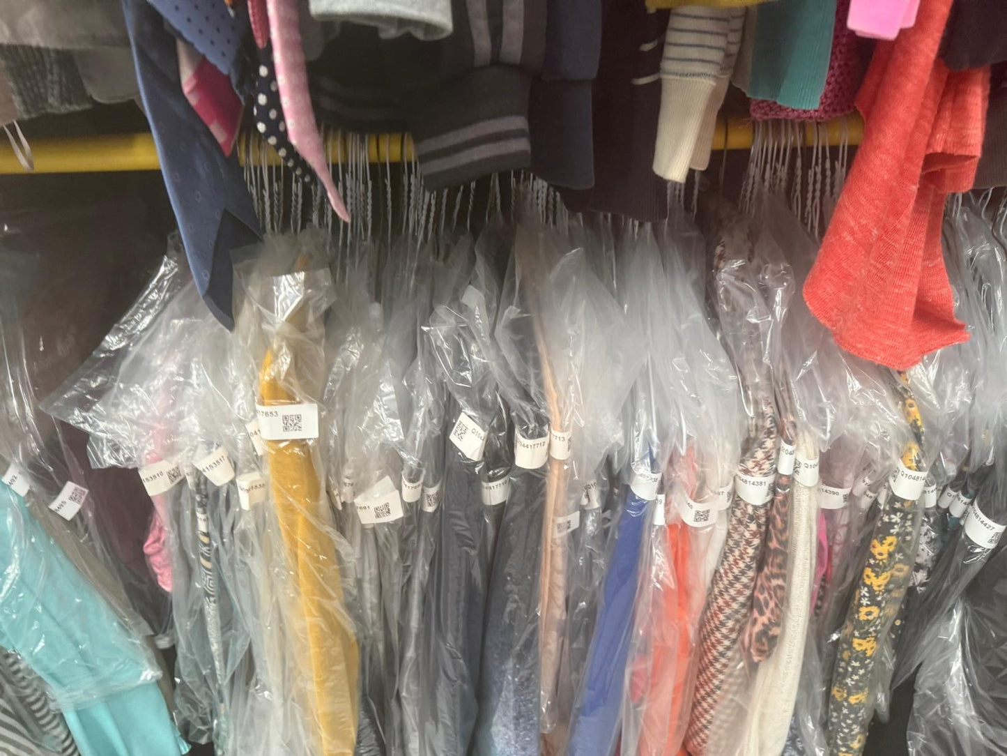 2023 Ex ebay Warehouse Closure Used Stock 20 Pack With Hangers