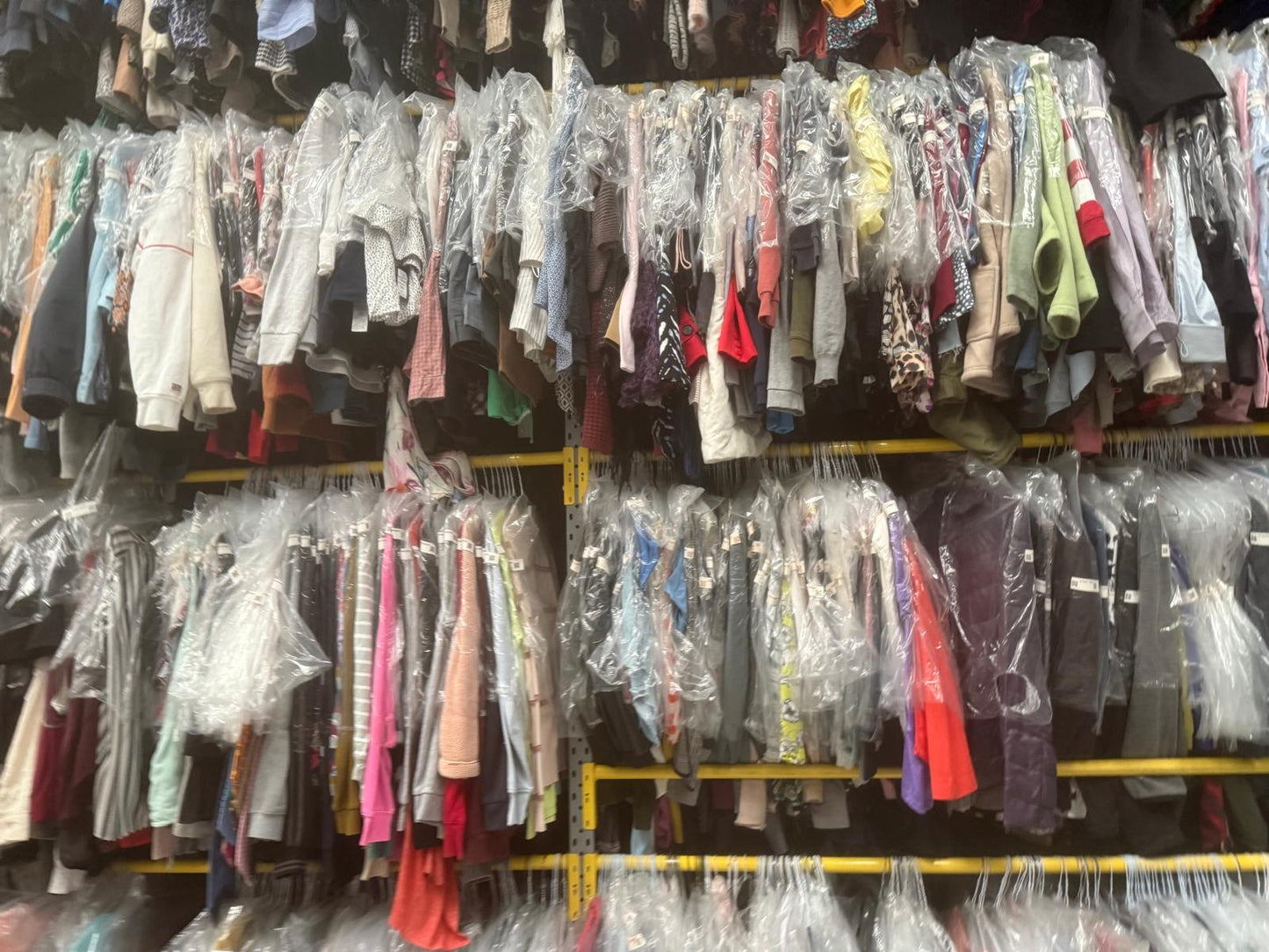 Ex Vintage Store Warehouse Closure Used Stock Bundle 20 Pack With Hangers (Copy)