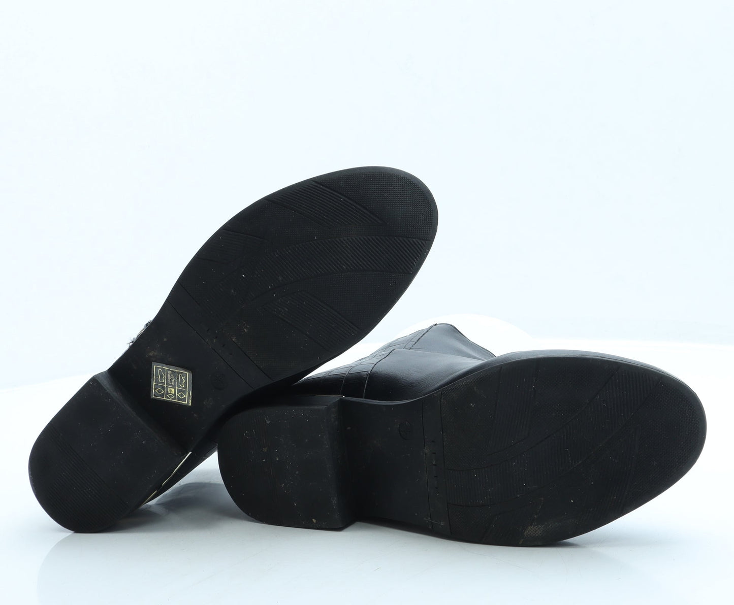 Preworn Womens Black Leather Chelsea Boot UK 8 41