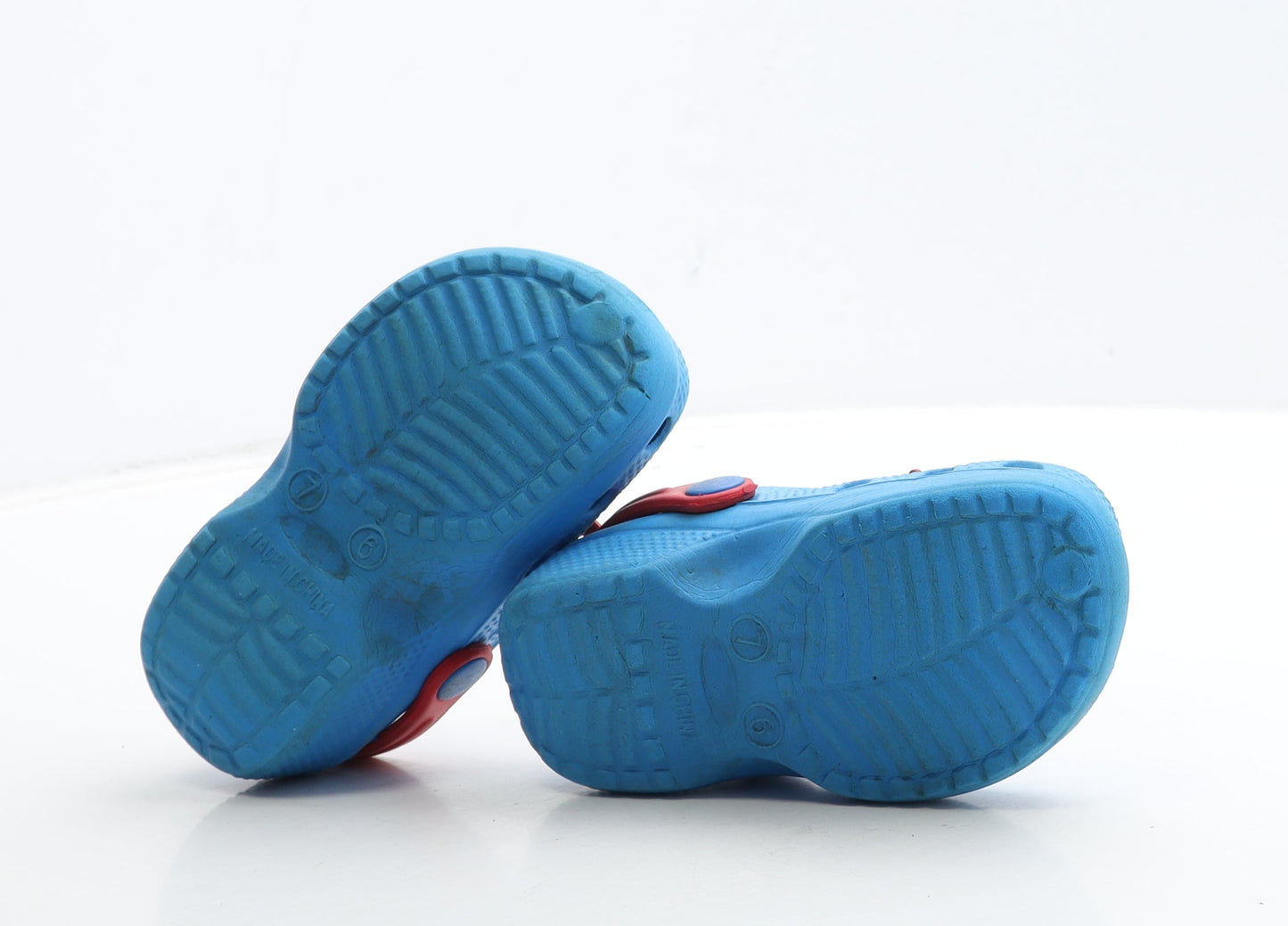 Preworn Boys Blue Rubber Clog Sandal UK 6 - Charms Included