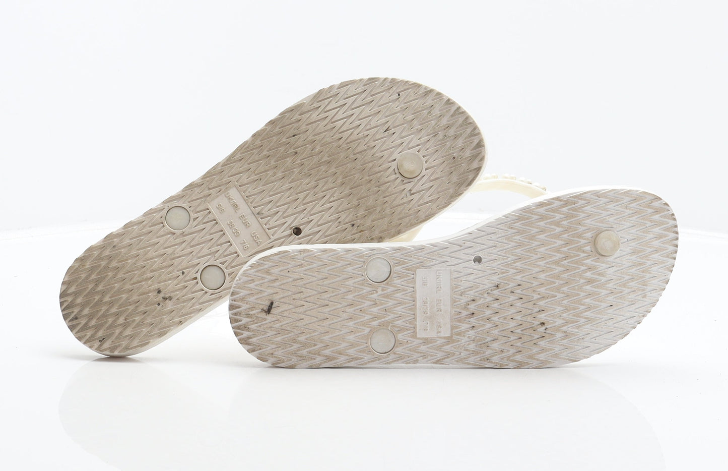Preworn Womens White Synthetic Thong Sandal UK 5 38 - Pearl detail