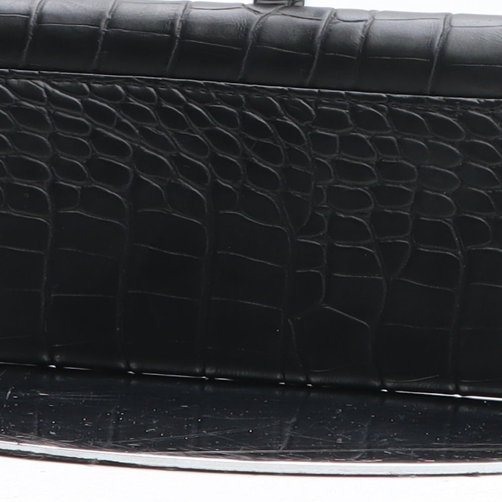 Preworn Womens Black Polyurethane Bow Tie Wallet Size M - Croc Texture