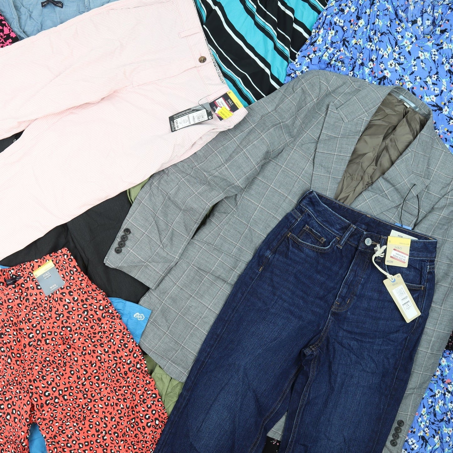 Ex Online Returns Womens 35-Pack Wholesale Preloved Clothing For Resale