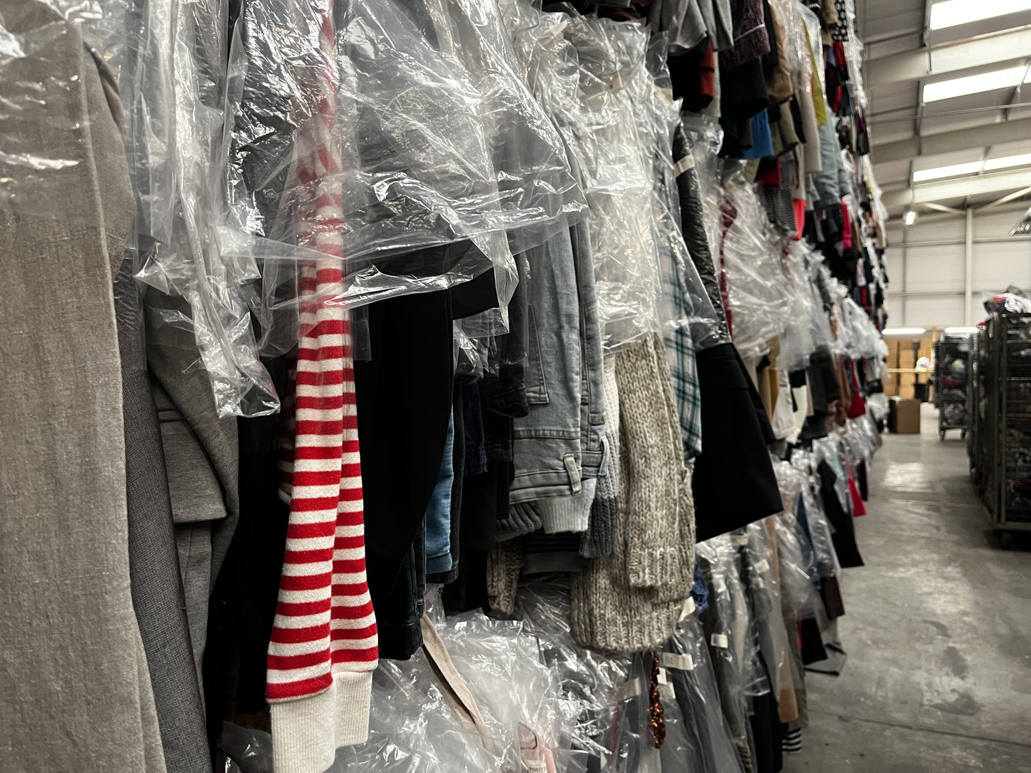 2023 Ex ebay Warehouse Closure Used Stock 20 Pack With Hangers