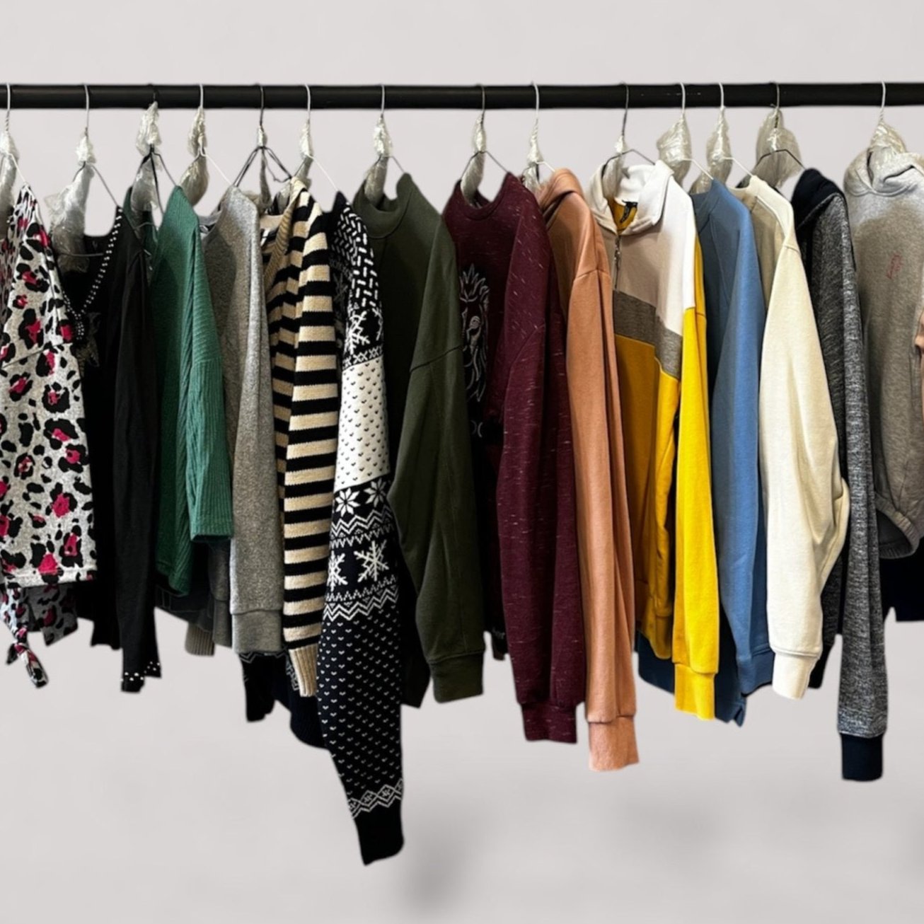 Ex Vintage Store Warehouse Closure Used Stock Bundle 20 Pack With Hangers (Copy)