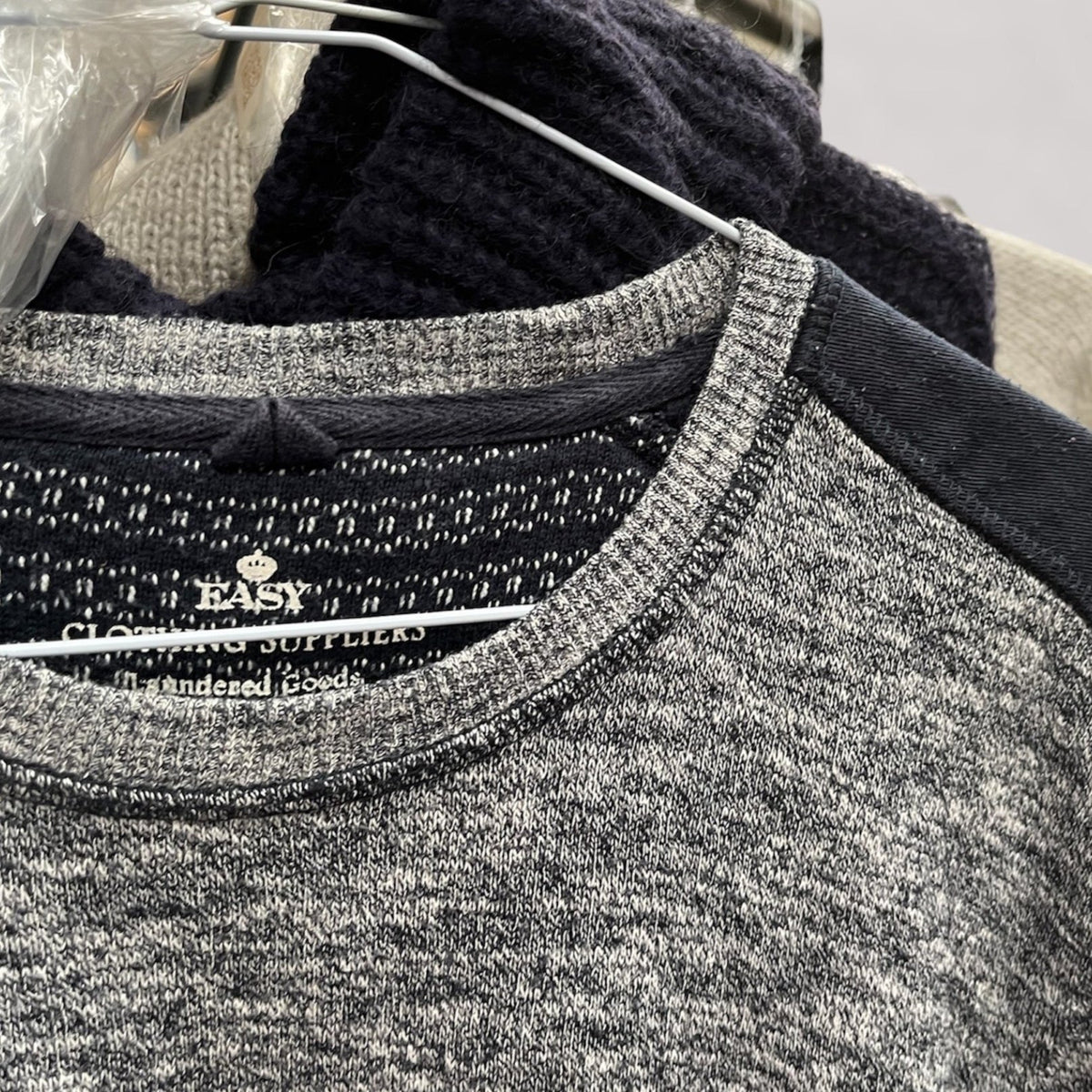 Preloved Barnardos 20-Pack Wholesale Preloved Jumpers - For Resale - Image 7