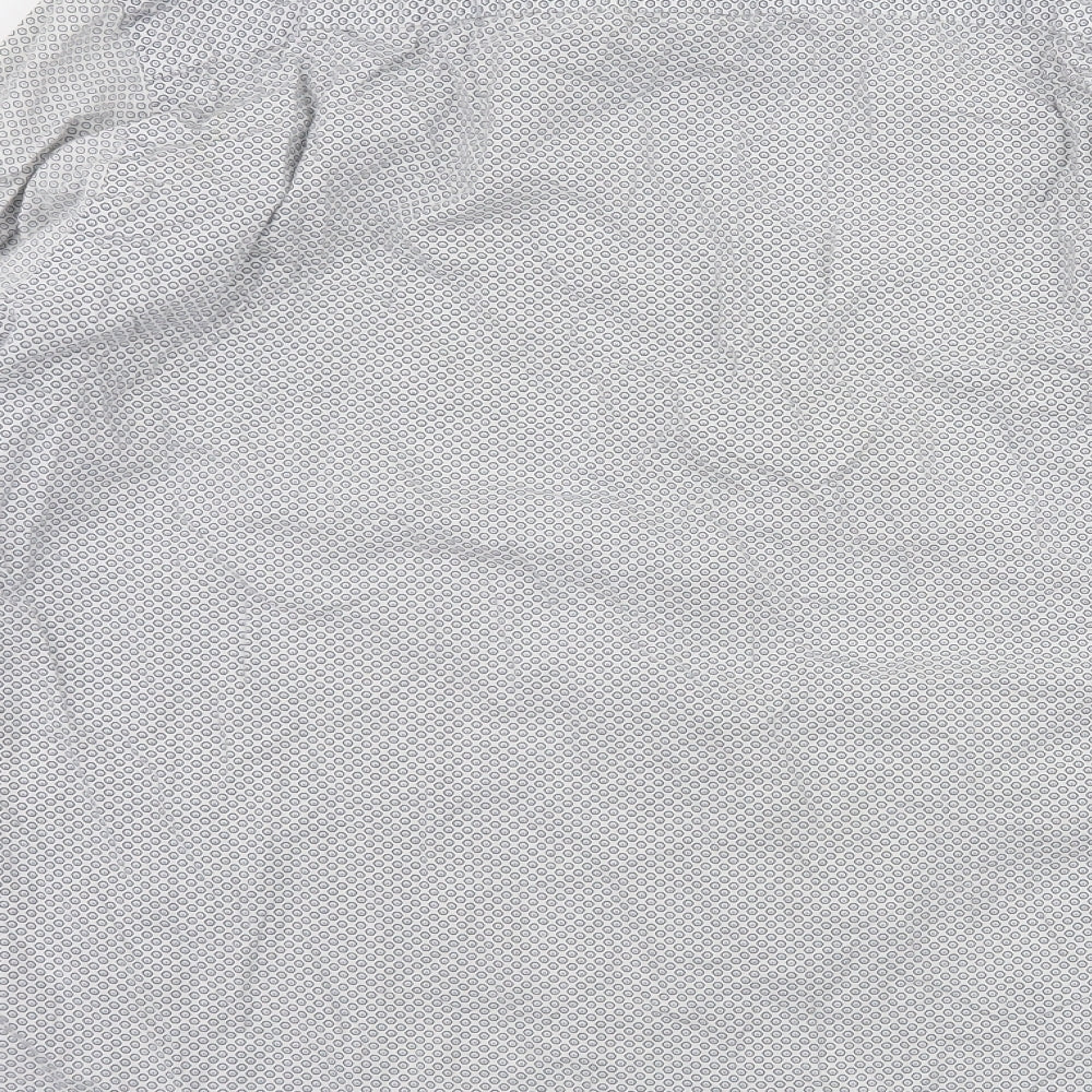 Brand and care label for Taylor & Wright men’s white polka dot button-up, size 15.5