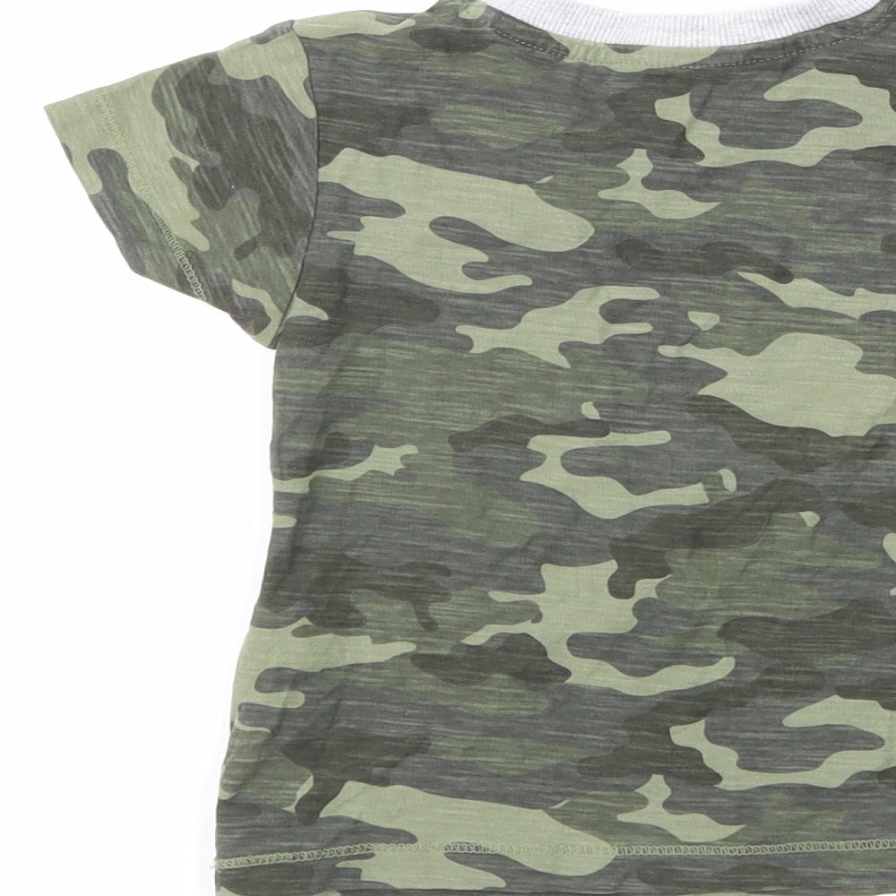 Preworn Boys Green Camouflage Basic T-Shirt Size 18-24 Months