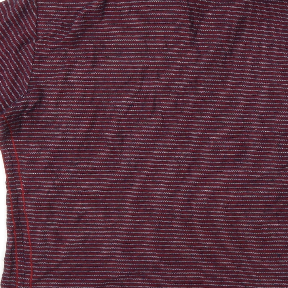 Brand and care label for Acw85 men’s red check polo, size L