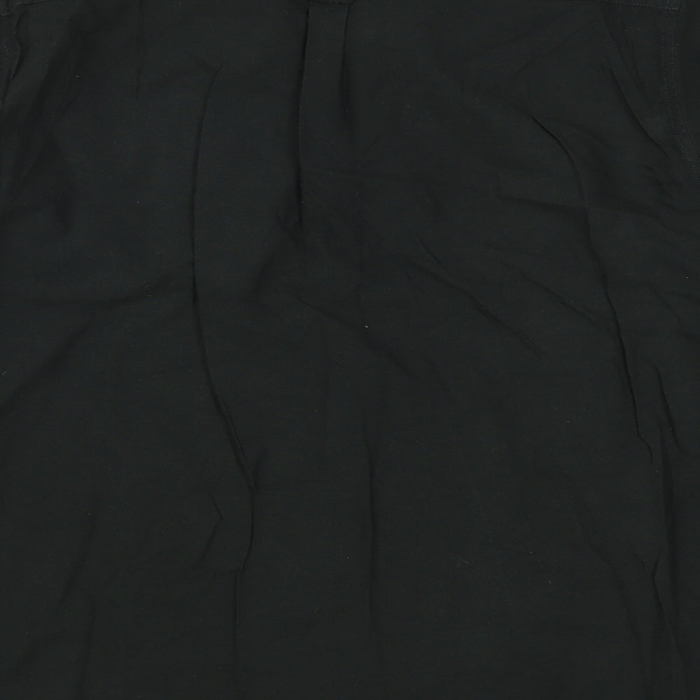 Brand and care label for F&F men’s green button-up, size L