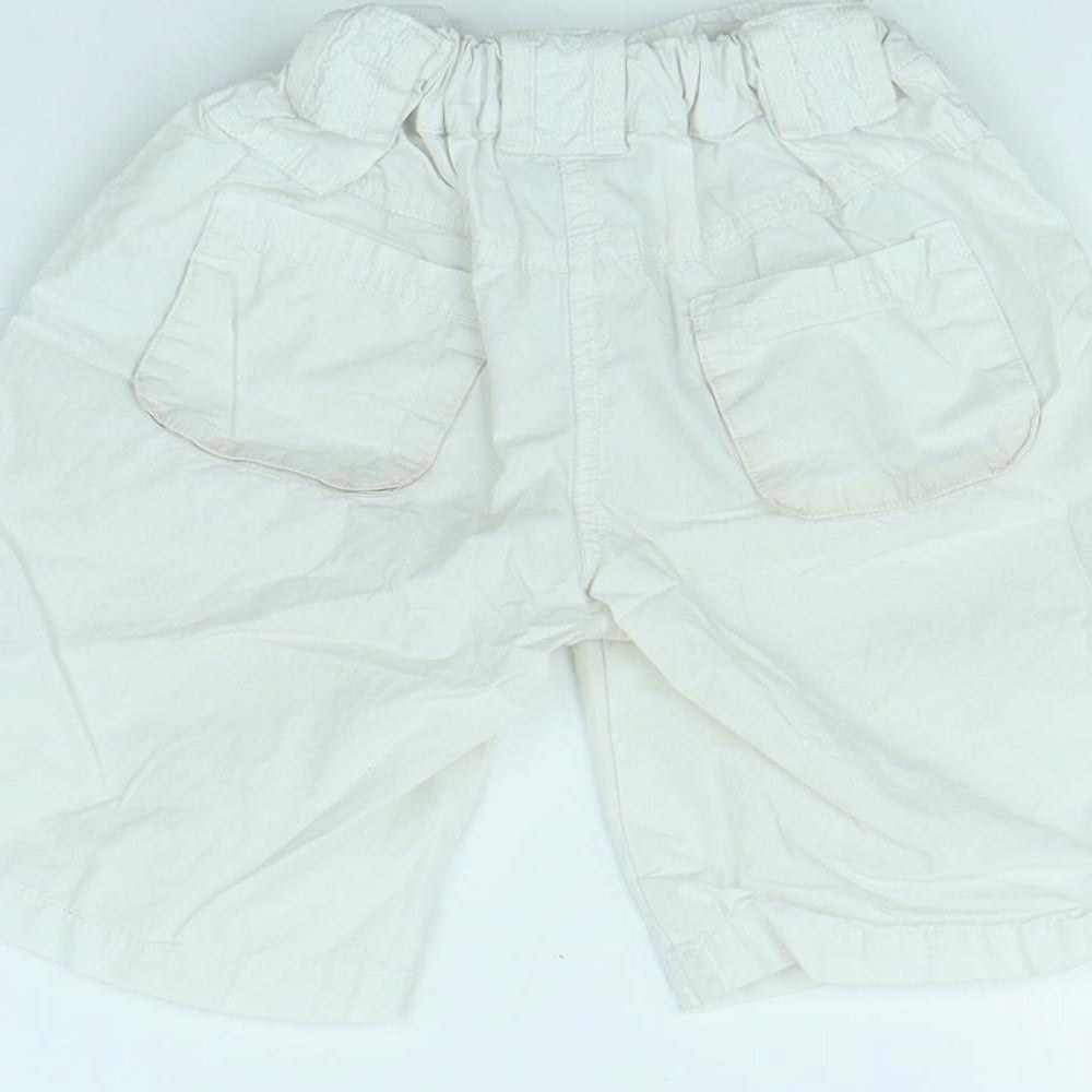 TU Girls White Mom Shorts Size 6 Years