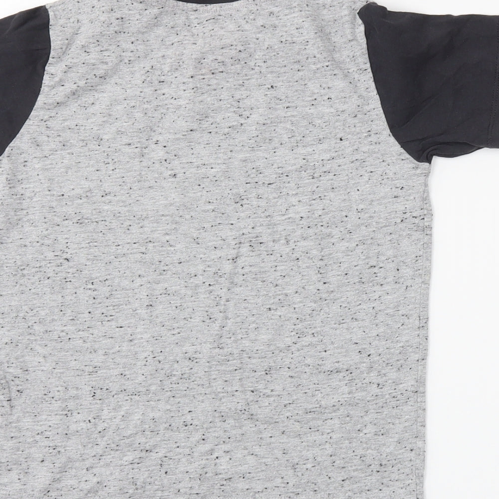 Preworn Boys Grey Basic T-Shirt Size 7 Years