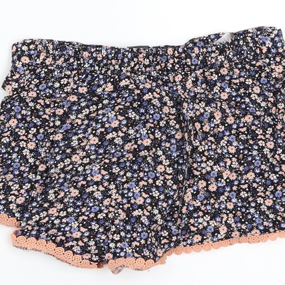 Primark Girls Black Floral Bermuda Shorts Size 5-6 Years