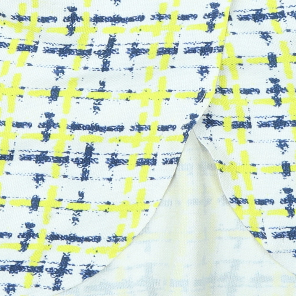 Boohoo Womens Red Plaid Cropped T-Shirt Size 10 - Open back
