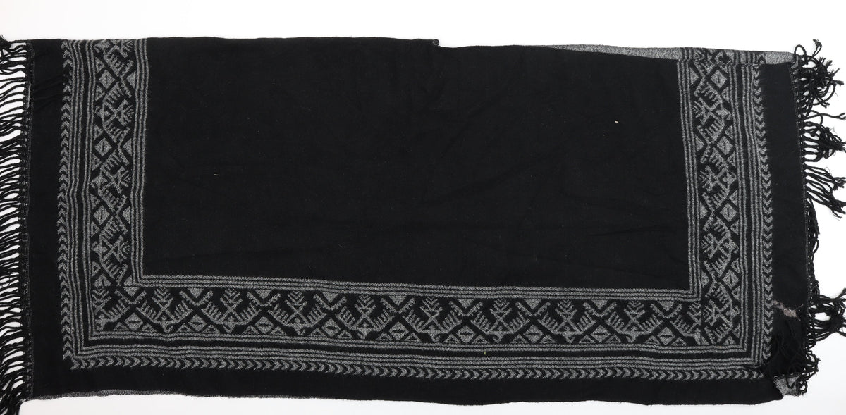 Preworn Womens Black Argyle/Diamond Shawl/Wrap