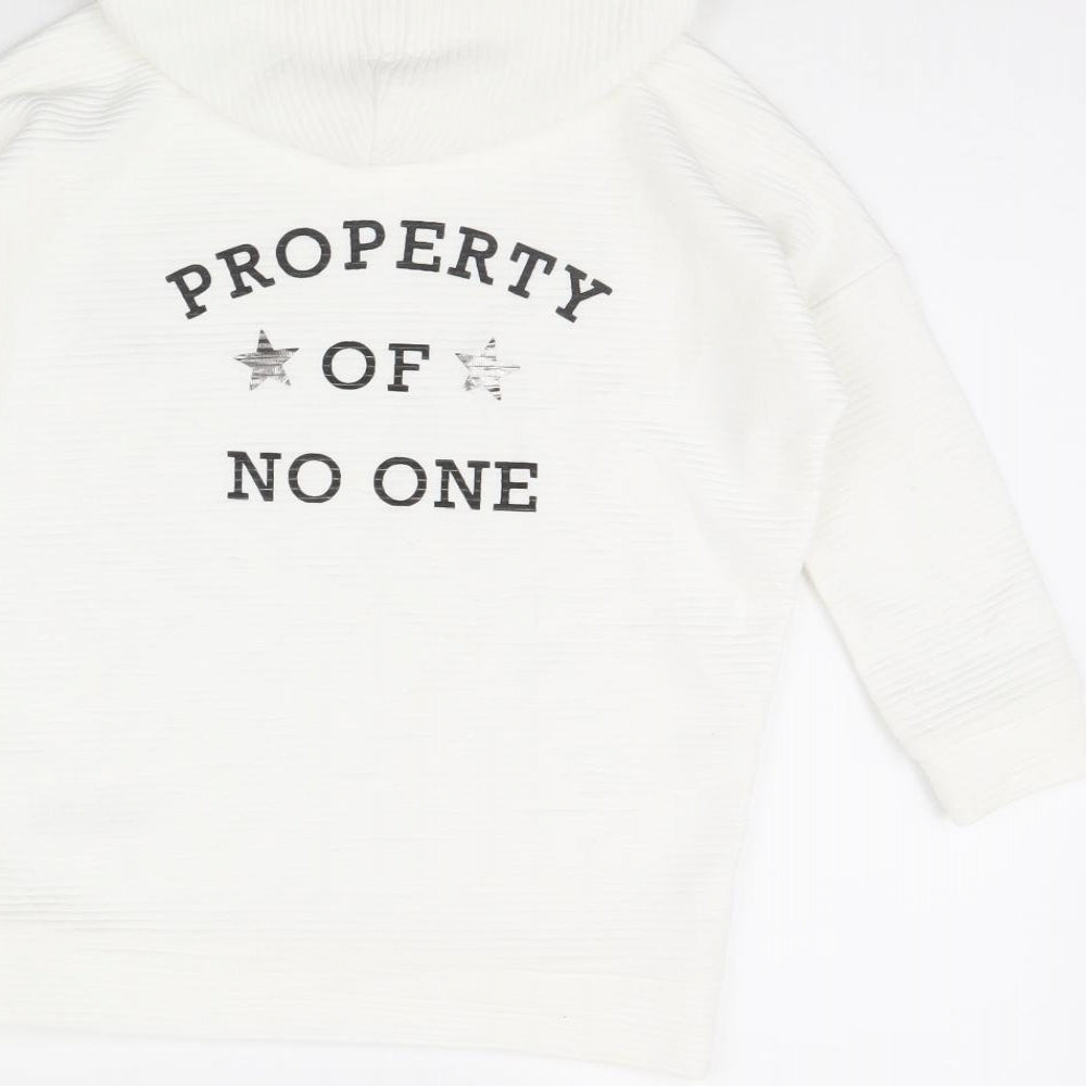 Preworn Girls White Pullover Hoodie Size 6 Years