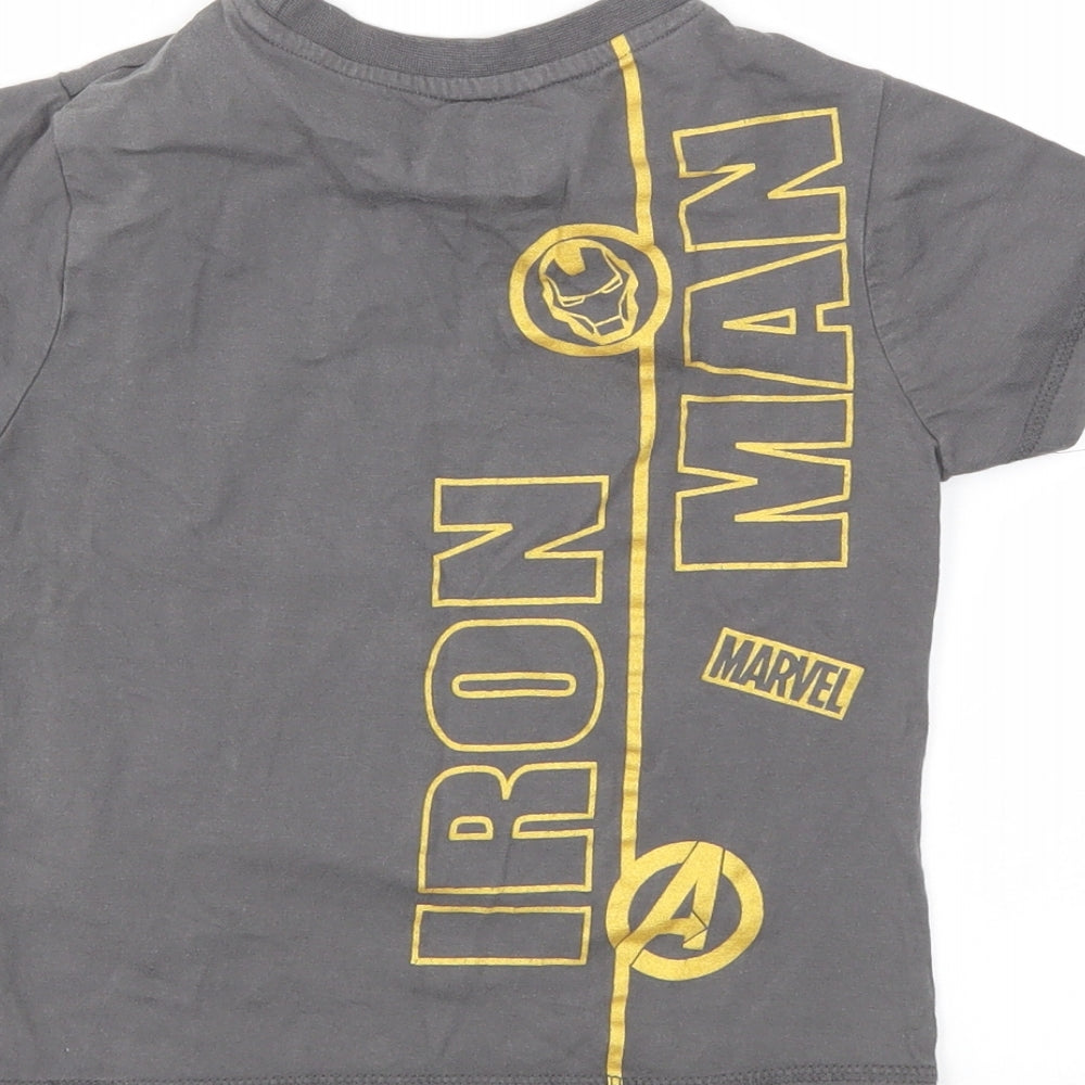 Brand and care label for Avenger boys’ grey geometric basic t-shirt, size 5, years