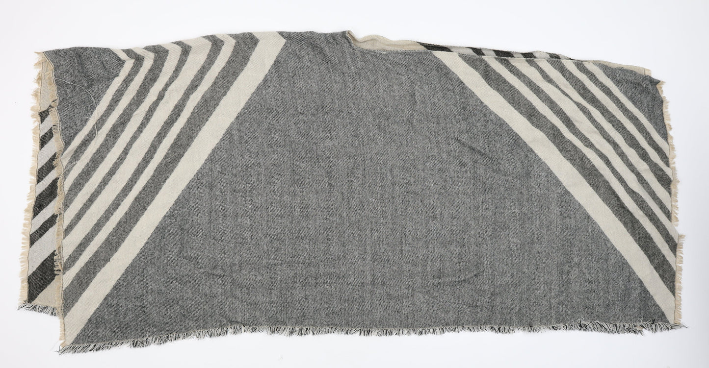 Preworn Womens Grey Shawl/Wrap