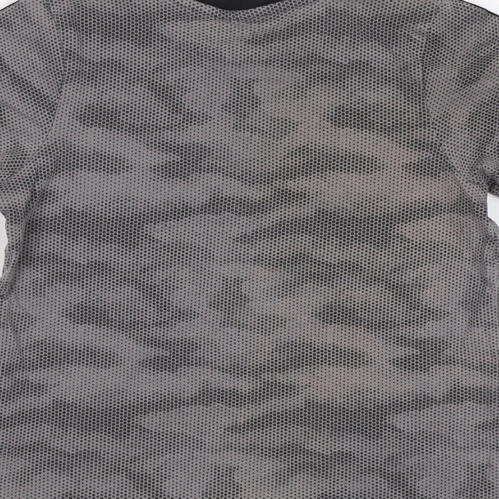 Matalan Boys Grey Camouflage Basic T-Shirt Size 7 Years