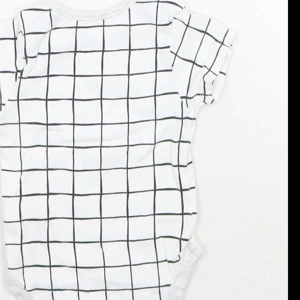 George Baby White Check Babygrow One-Piece Size 6-9 Months