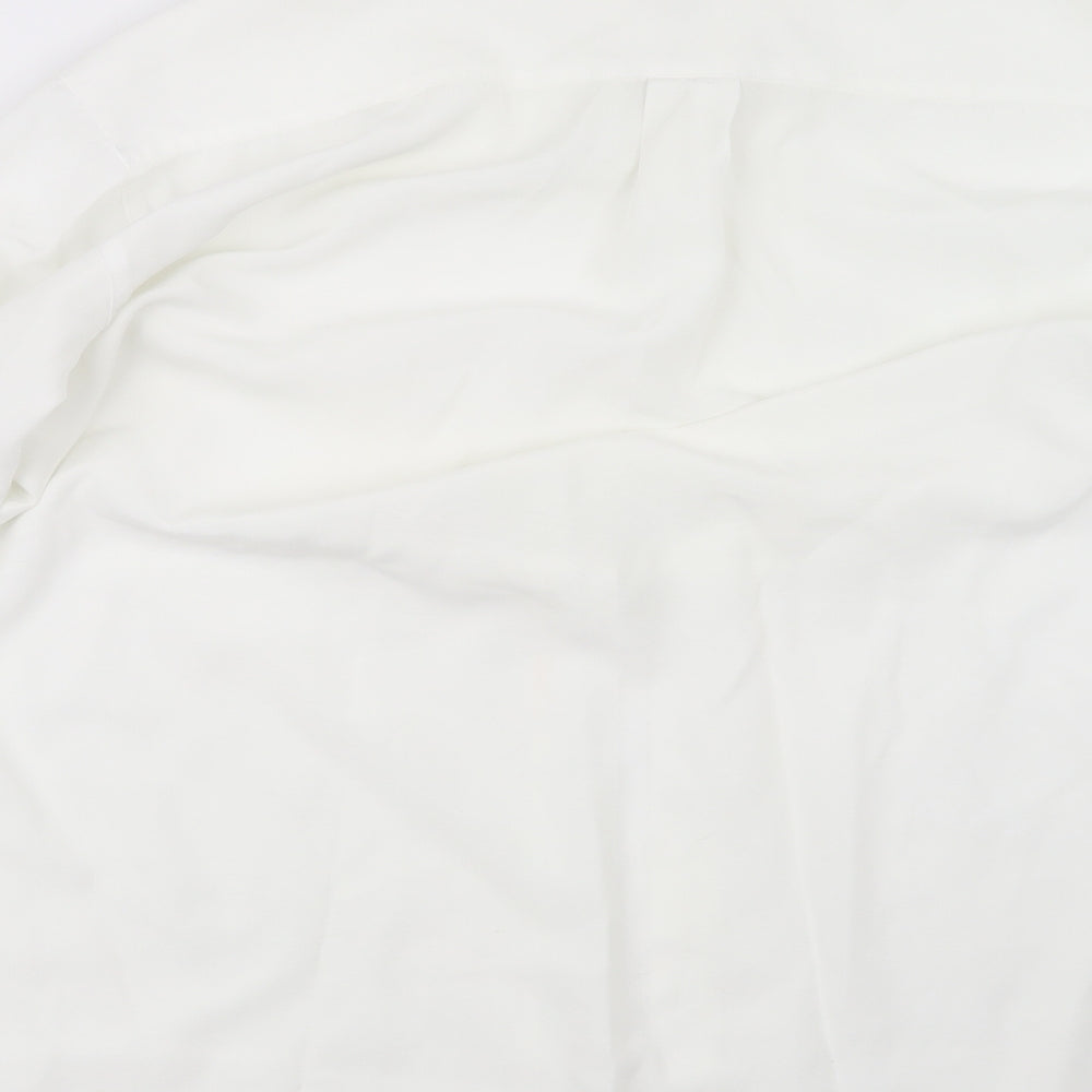 Outfit Mens White Button-Up Size L
