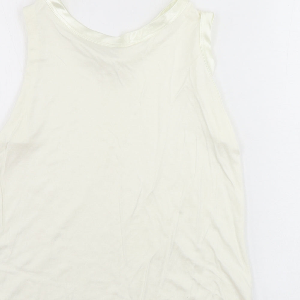 Essential look Womens Ivory Basic Tank Size M