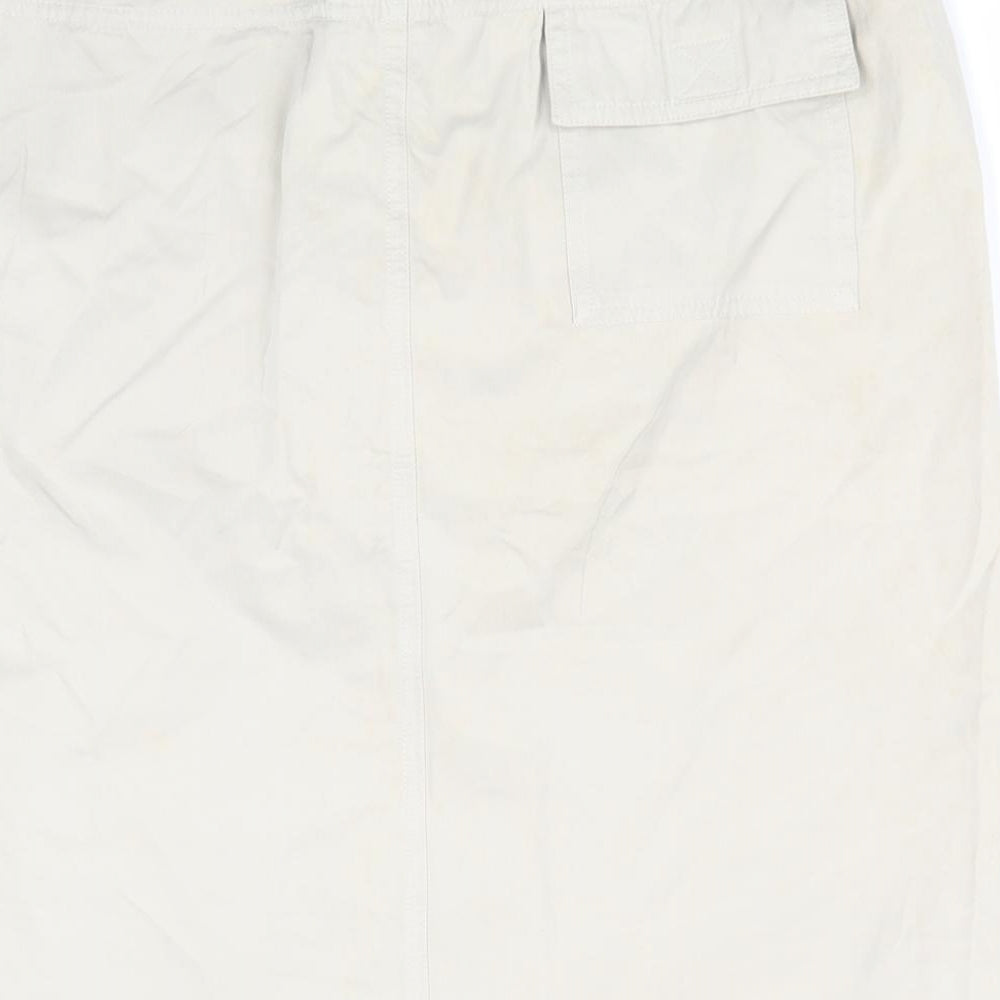 CMD Womens Green A-Line Skirt Size 14 - Vented and buttoned Hem