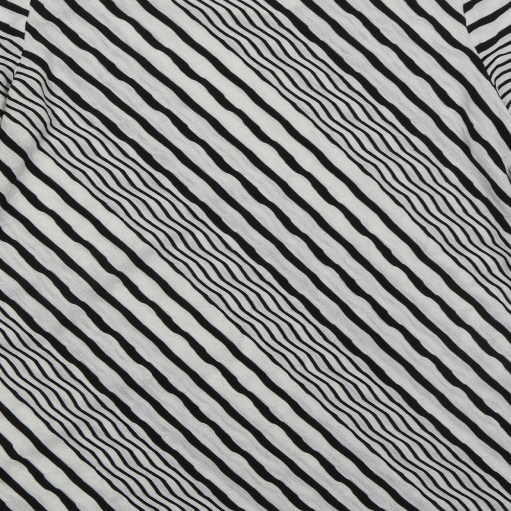Soon Womens White Striped Polyester Basic T-Shirt Size 14 Round Neck - Black and White