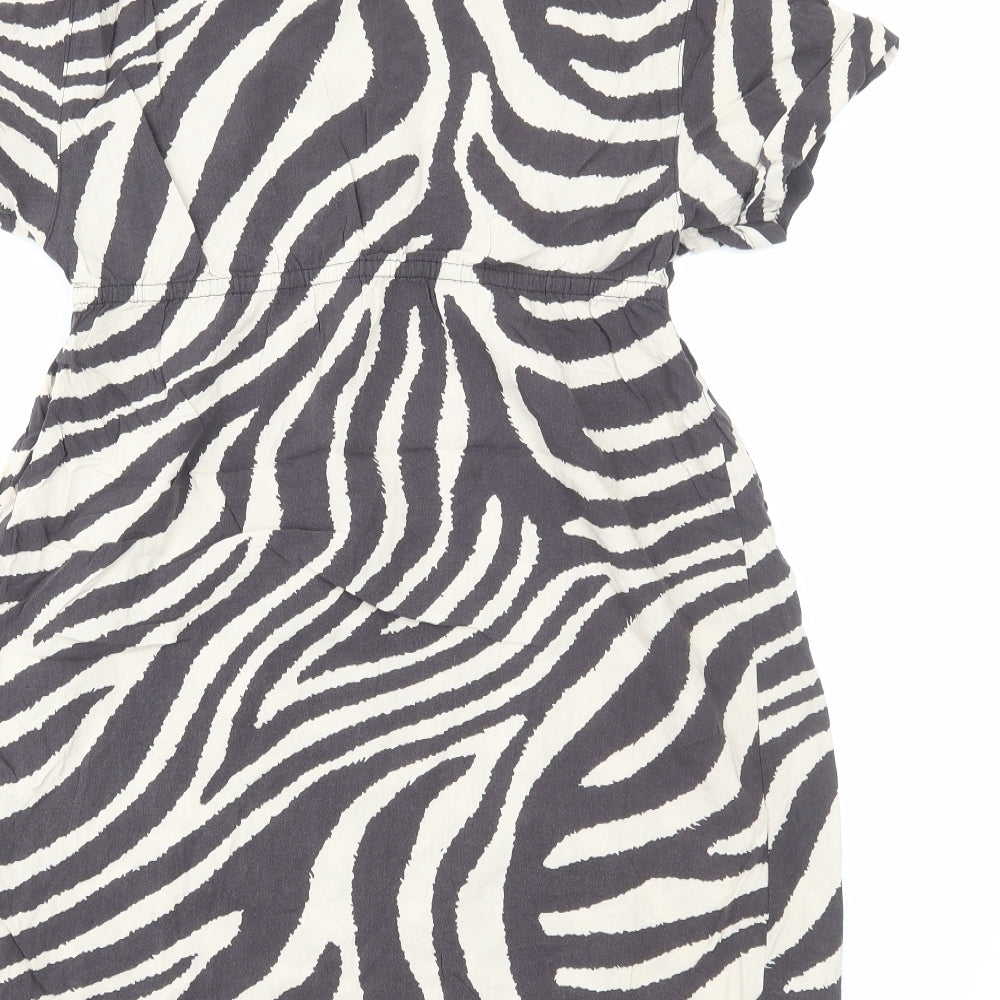 H&M Womens Black Animal Print Viscose Mini Size S V-Neck Pullover - Zebra Print