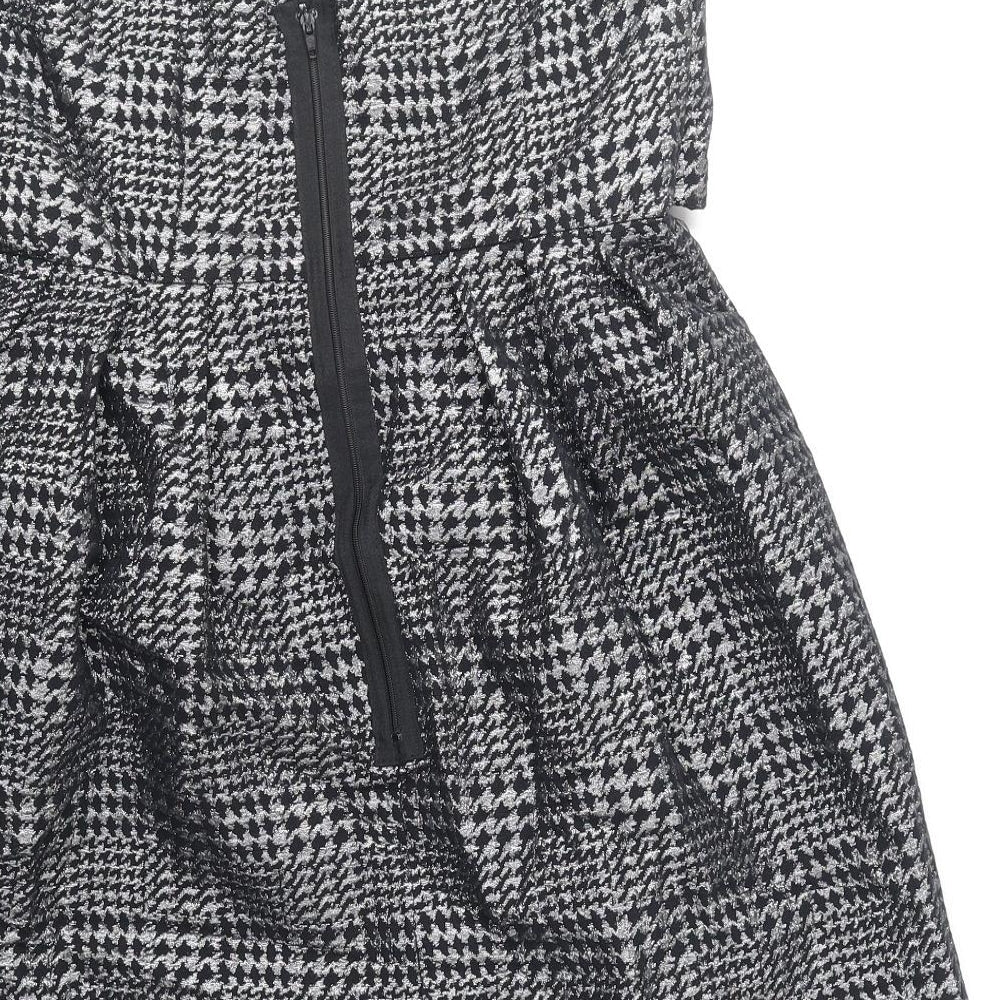 Preworn Womens Black Plaid Cotton Mini Size 10 Off the Shoulder Zip
