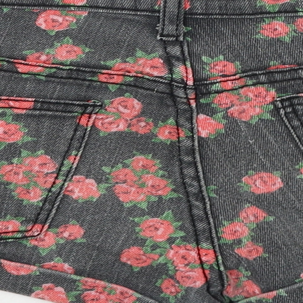 Forever 21 Womens Black Floral Cotton Mom Shorts Size 27 in Regular Zip