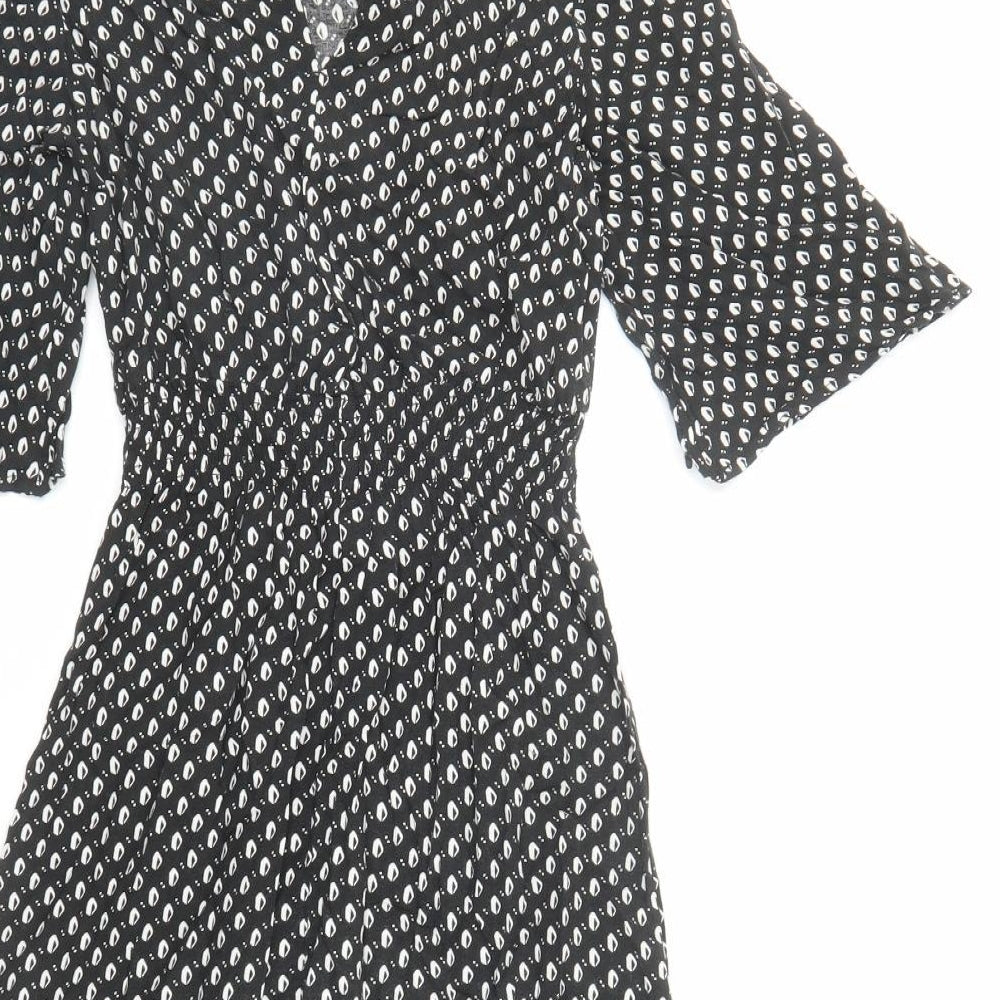 H&M Womens Black Geometric Viscose A-Line Size 4 Round Neck Button