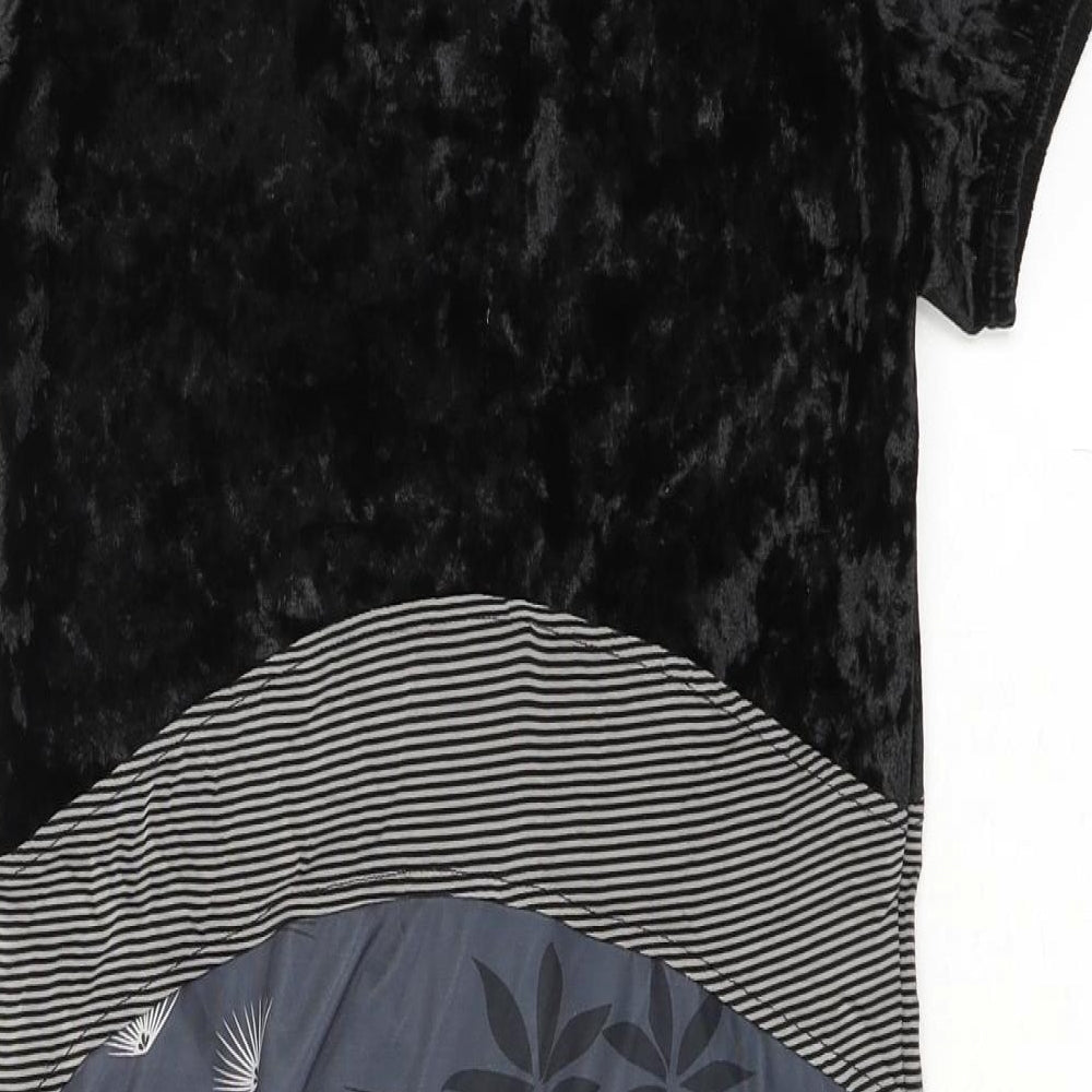 Amorillolimon Womens Black Geometric Polyester Mini Size M Roll Neck Pullover - Chines Pattern