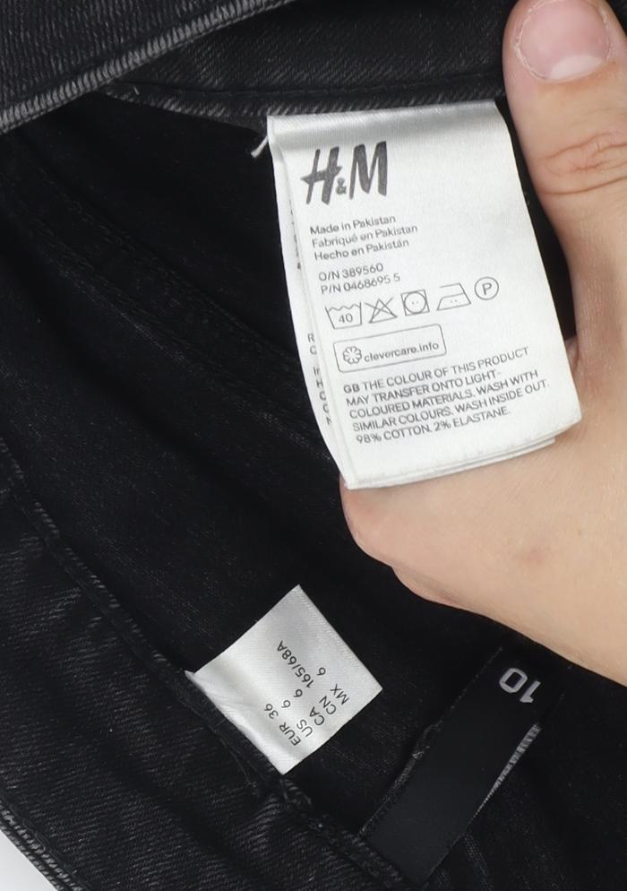 H&M Women's Black High-Rise Cut-Off Denim Shorts