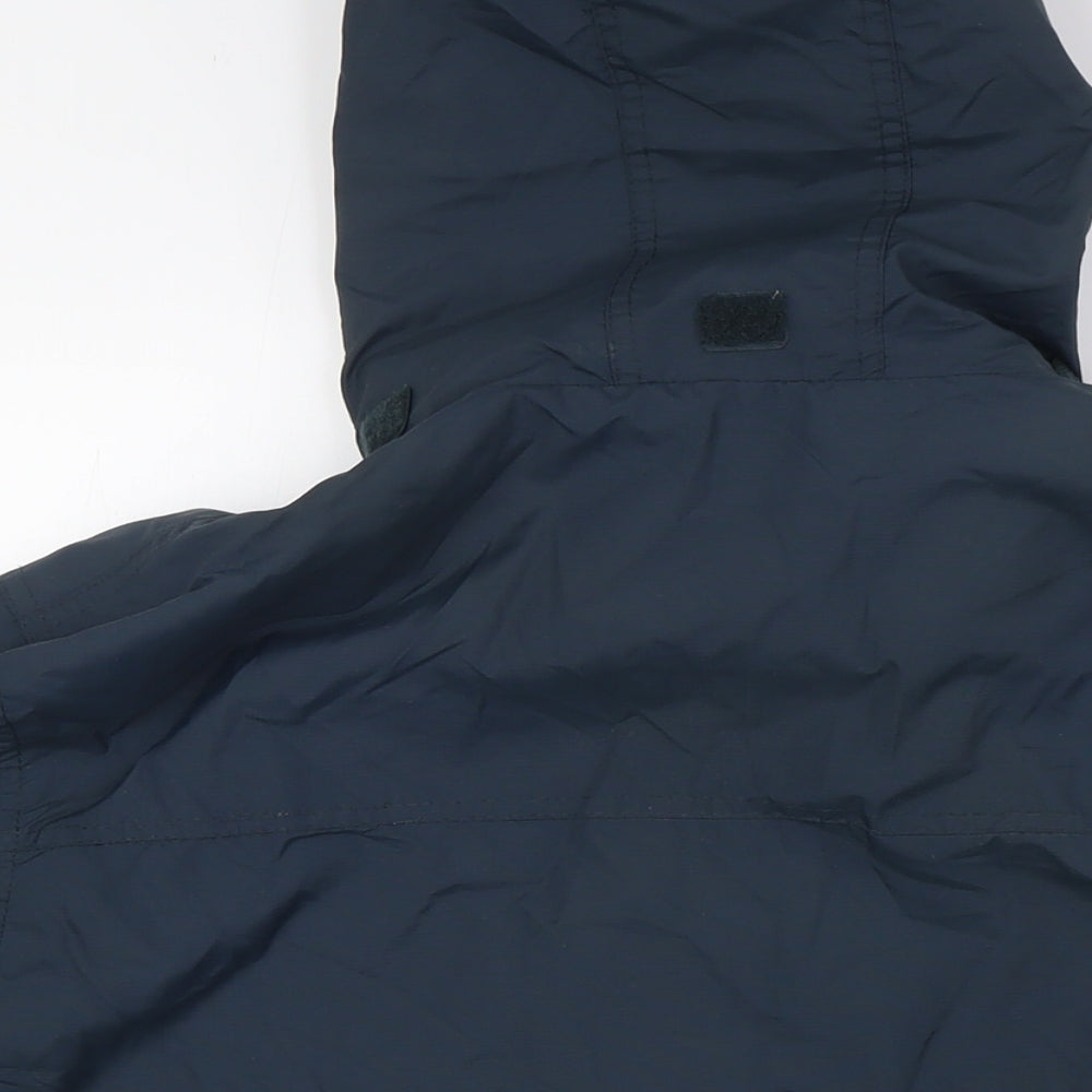 Brand and care label for Atlantic Bay men’s blue jacket, size M, zip