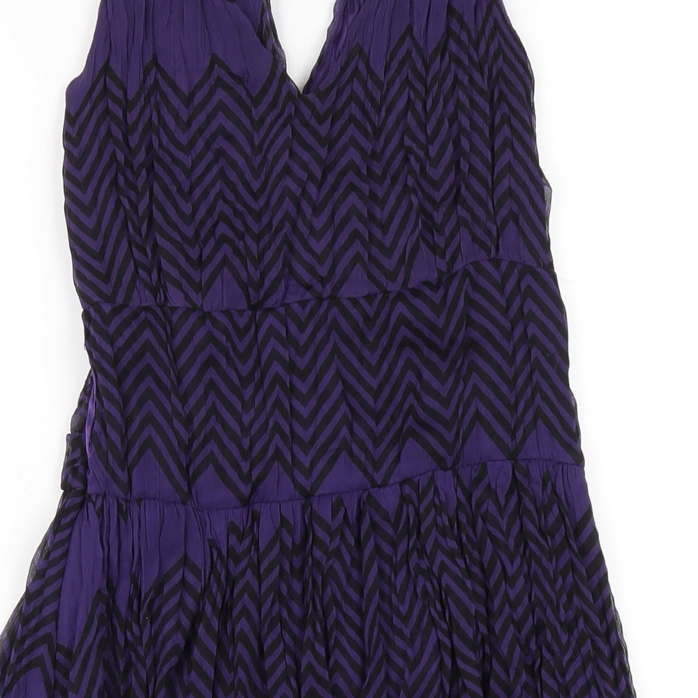 Brand and care label for Only women’s purple geometric polyester a-line, size M, v-neck zip
