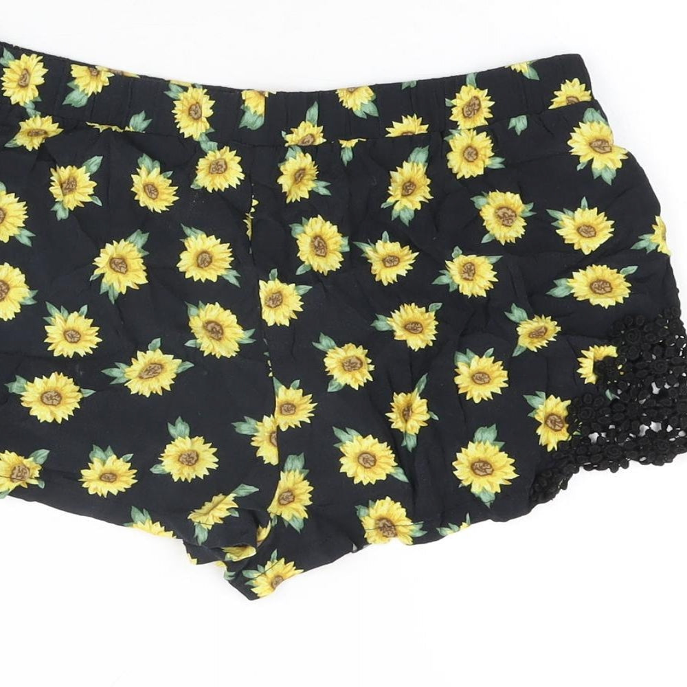 Forever 21 Womens Black Floral Viscose Basic Shorts Size M Regular Pull On