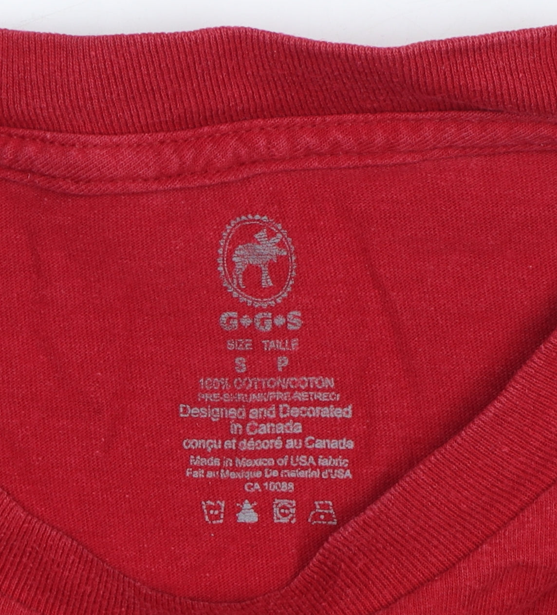 Gildan Unisex Red Basic Cotton T-Shirt Size S