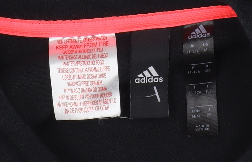 Brand and care label for Adidas boys’ black logo pullover top 11-12y casual