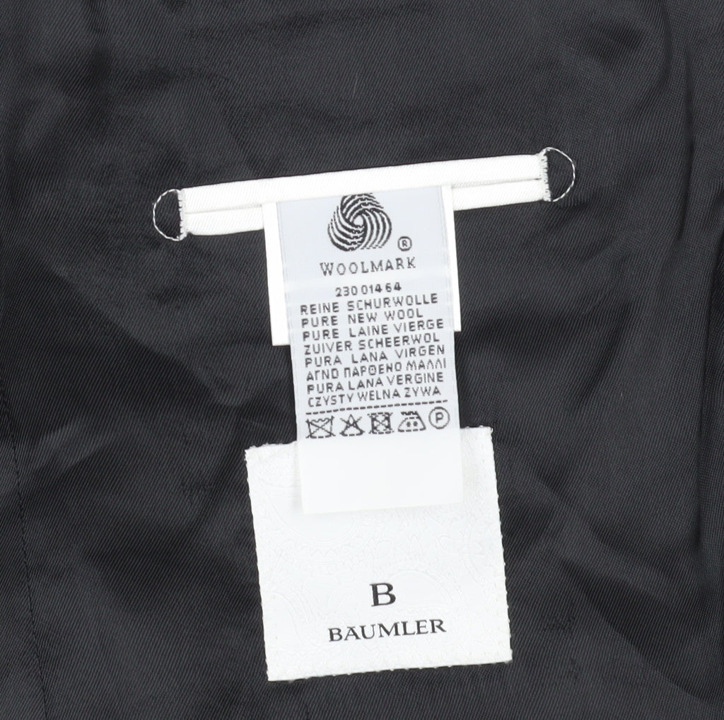 Baumler Men's Grey suit jacket, size 40.