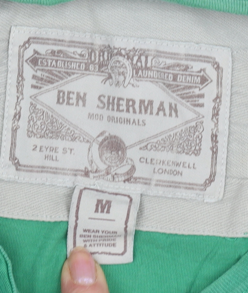 Ben Sherman Men's Green T-shirt, Size Medium.
