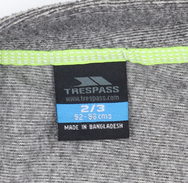 Close-up detail of Trespass boys’ grey 1/4 zip sweatshirt, 2-3 years, regular fit