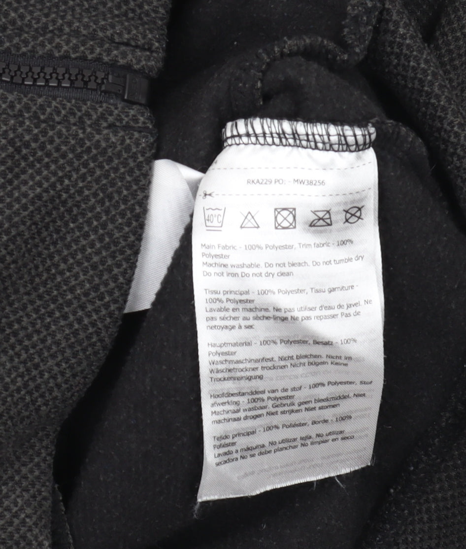Brand and care label for Regatta boys’ black basic jacket 9-10 years outdoor casual