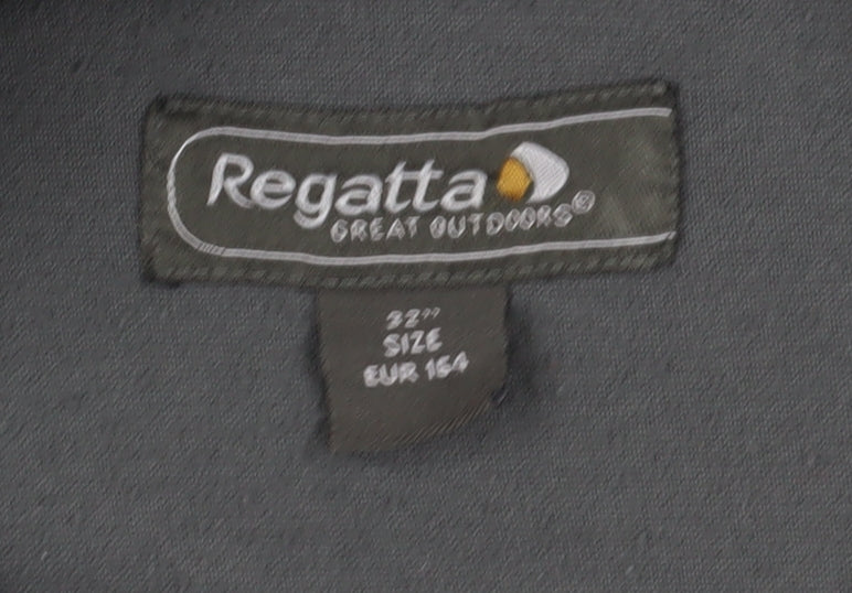 Brand and care label for Regatta boys’ grey fleece sweatshirt 12 years