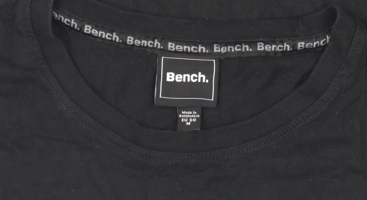 Bench Graphic T-shirt Size M