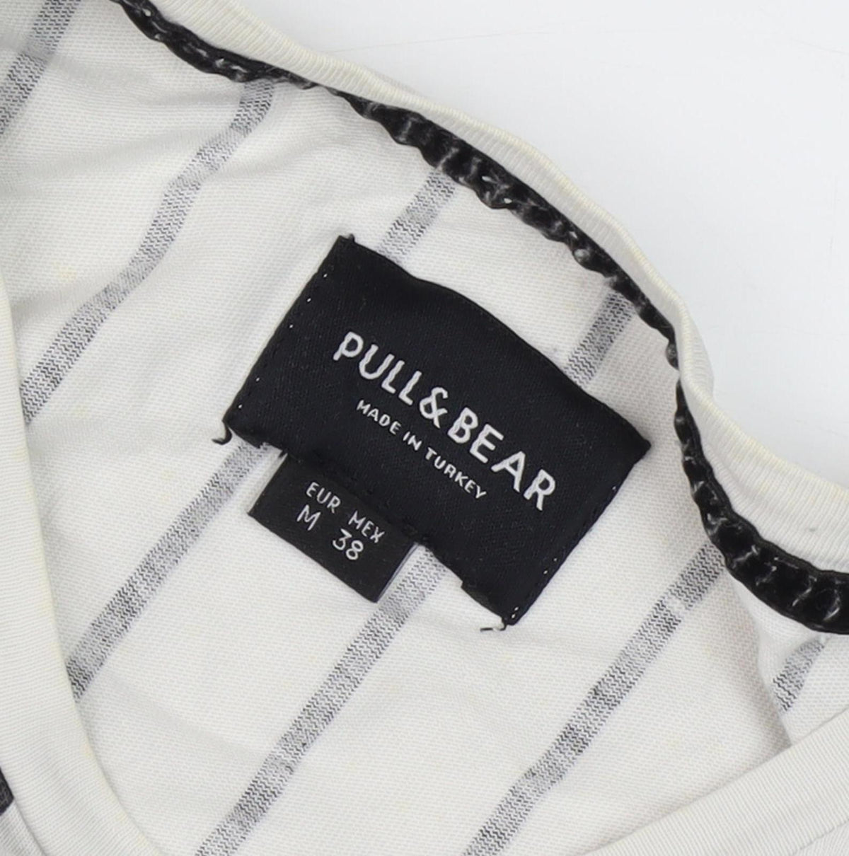 Pull&Bear Men's White Striped T-Shirt, Size M