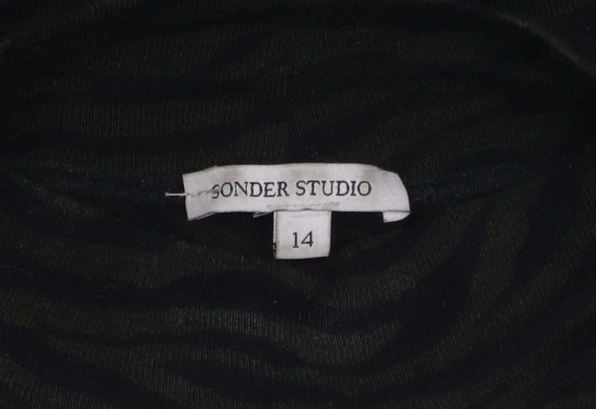 Sonder Studio Women's Black Animal Print Top Size 14