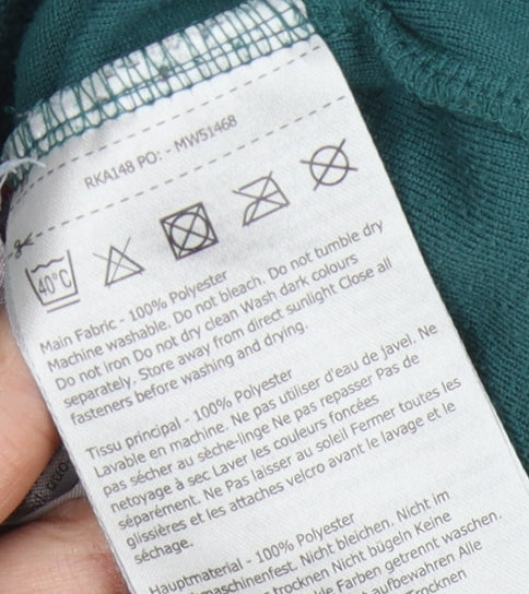 Brand and care label for Regatta boys’ green fleece henley sweatshirt 3-4 years